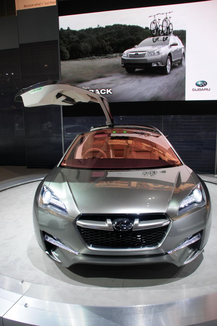  Subaru Hybrid Tourer Concept 2009 года  (фото 30 из 86)